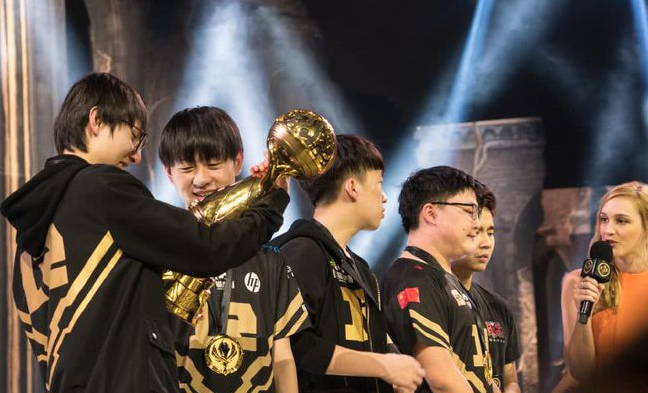 V5血洗IG，Uzi统治全场