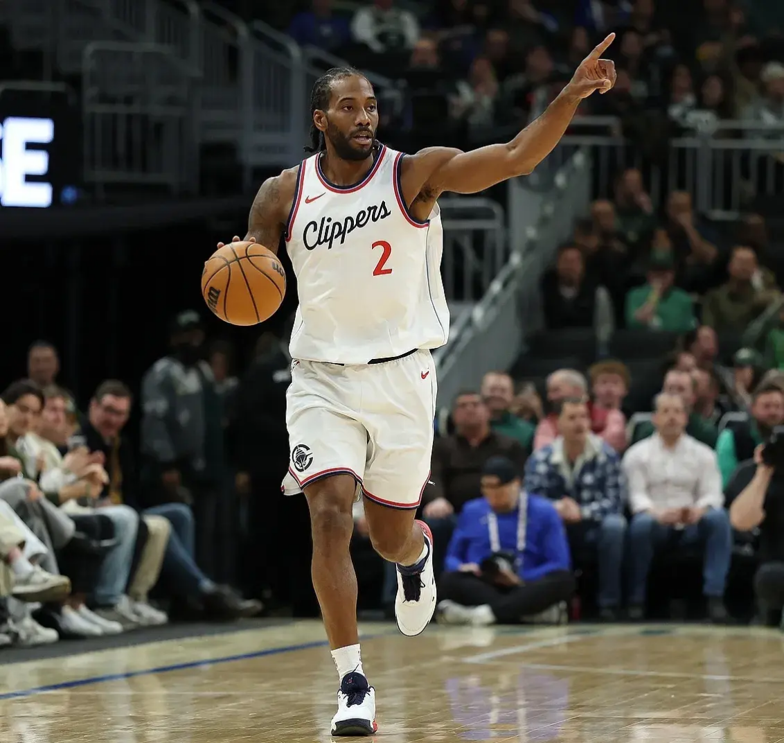 尼克斯血洗雄鹿B队，伦纳德绝境逆转的简单介绍