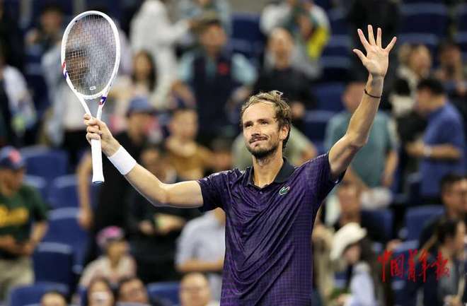 世界网球队血洗日本网球队，梅德韦杰夫打破历史纪录的简单介绍