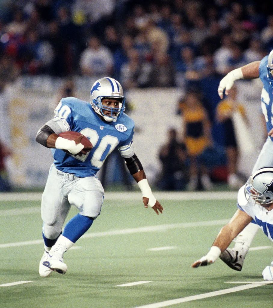 最新战报：橄榄球豪取连胜，冠军在望的简单介绍