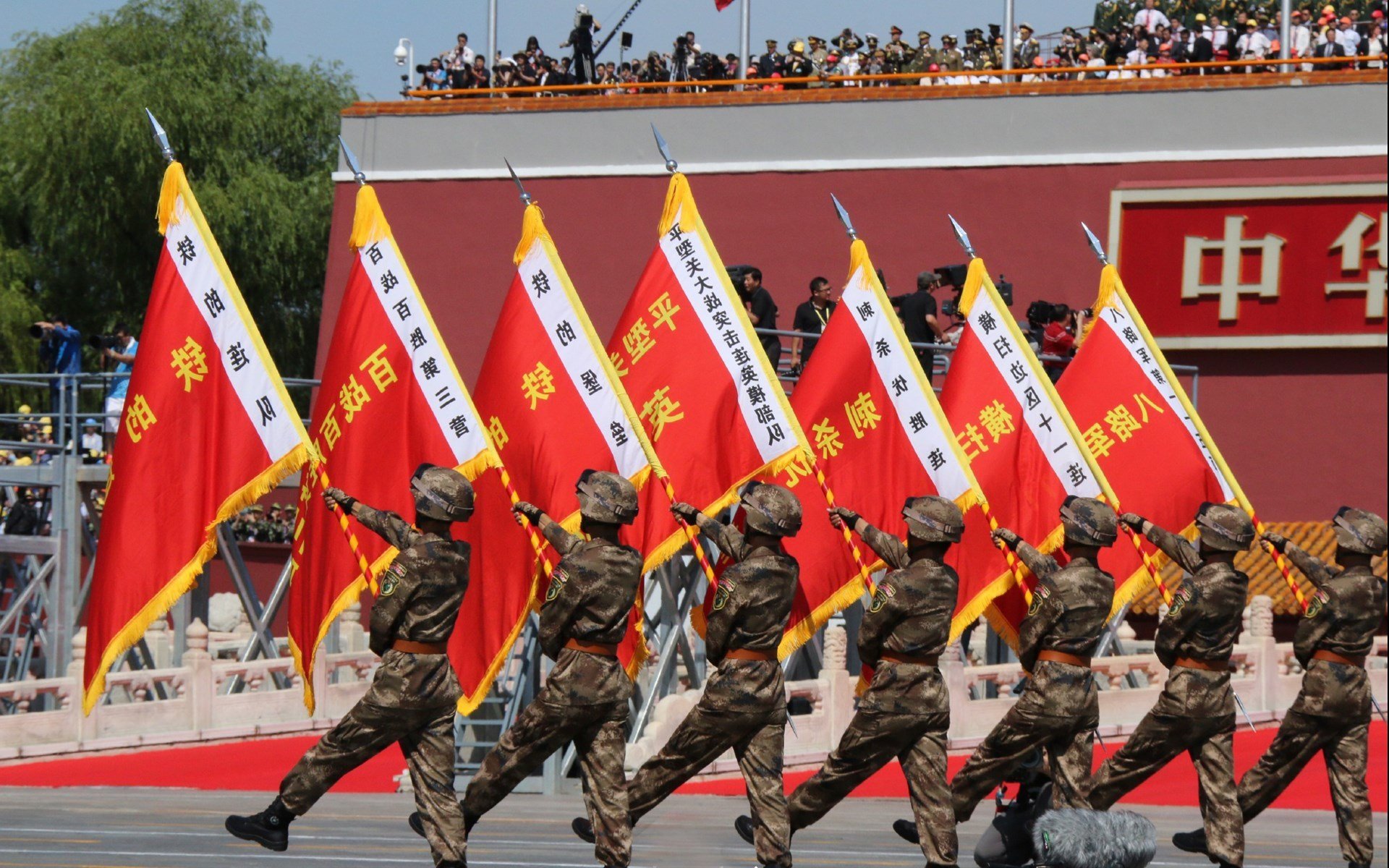 绿茵与硬木的相遇，国家德比之夜的乔治时刻