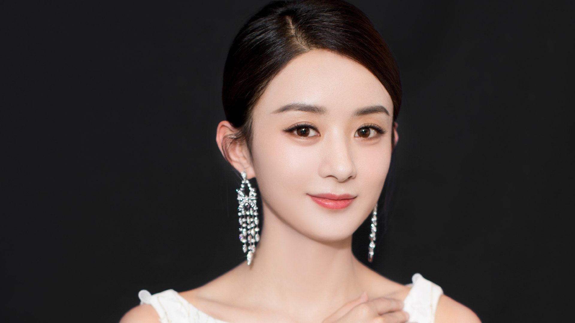 铁闸镇乾坤，斯通斯压制级发挥引领贝蒂斯击败洪都拉斯